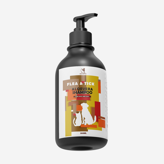 Wild Nurture flea & tick shampoo with aloe vera 500 ml for cats and dogs